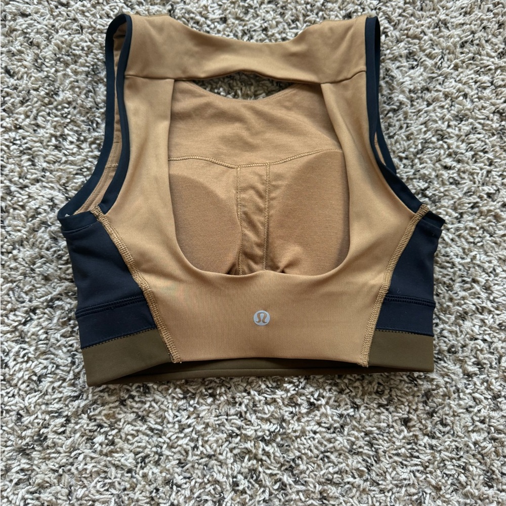 Lululemon Sports Bra // Size 4
